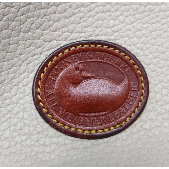 Dooney & Bourke Ivory Pebbled Leather Zipper Shoulder Bag - Vintage Made in USA - Picture 5 of 16